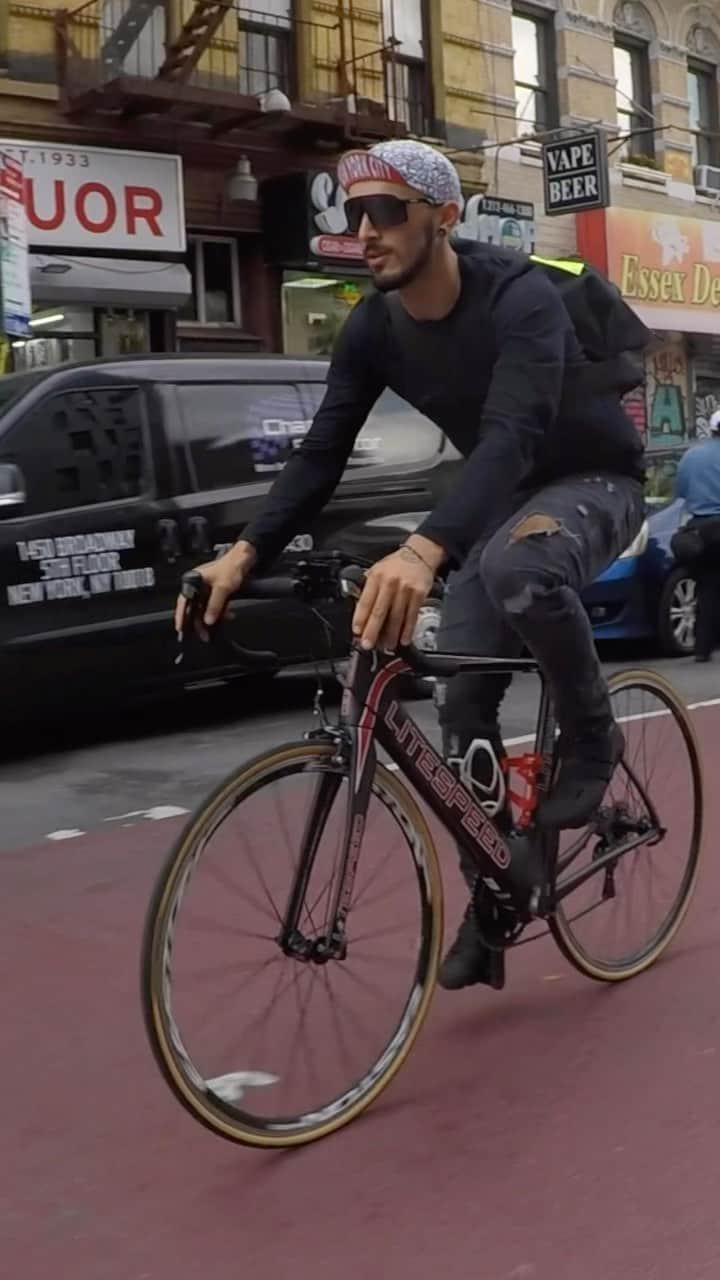 のインスタグラム：「🚲 @jaynopanic  📹 @stayalivestudio」
