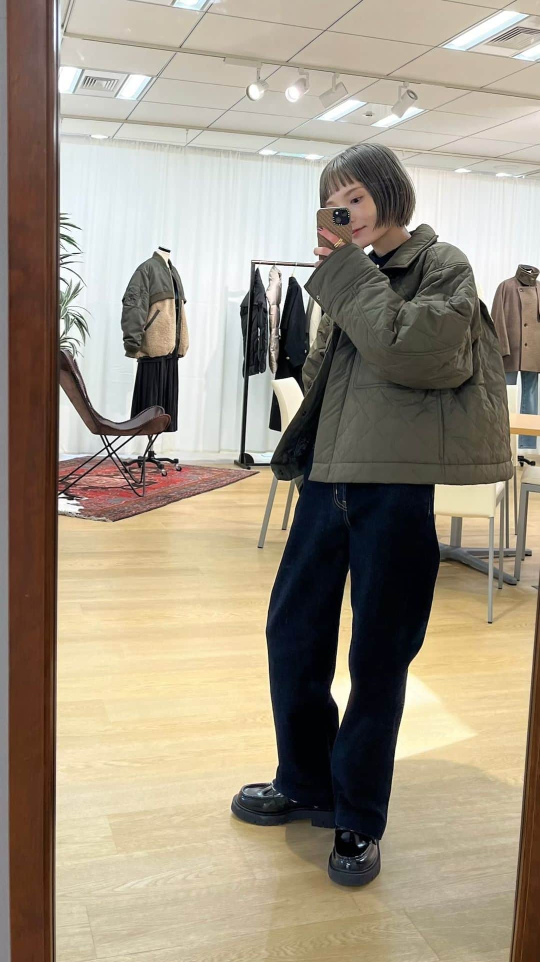 のインスタグラム：「@look_e.shop × @rihoo914  コラボアウター INSTALIVE 10/21 10:00 まで限定15%OFF クーポンコード：1020riho 明日も試着会お待ちしております☺️👌🏻  #150cmコーデ #冬アウター #アウターコーデ #低身長コーデ #秋冬コーデ #冬コーデ #大人カジュアル #カジュアルコーデ #大人ファッション #ウールコート #ma1」