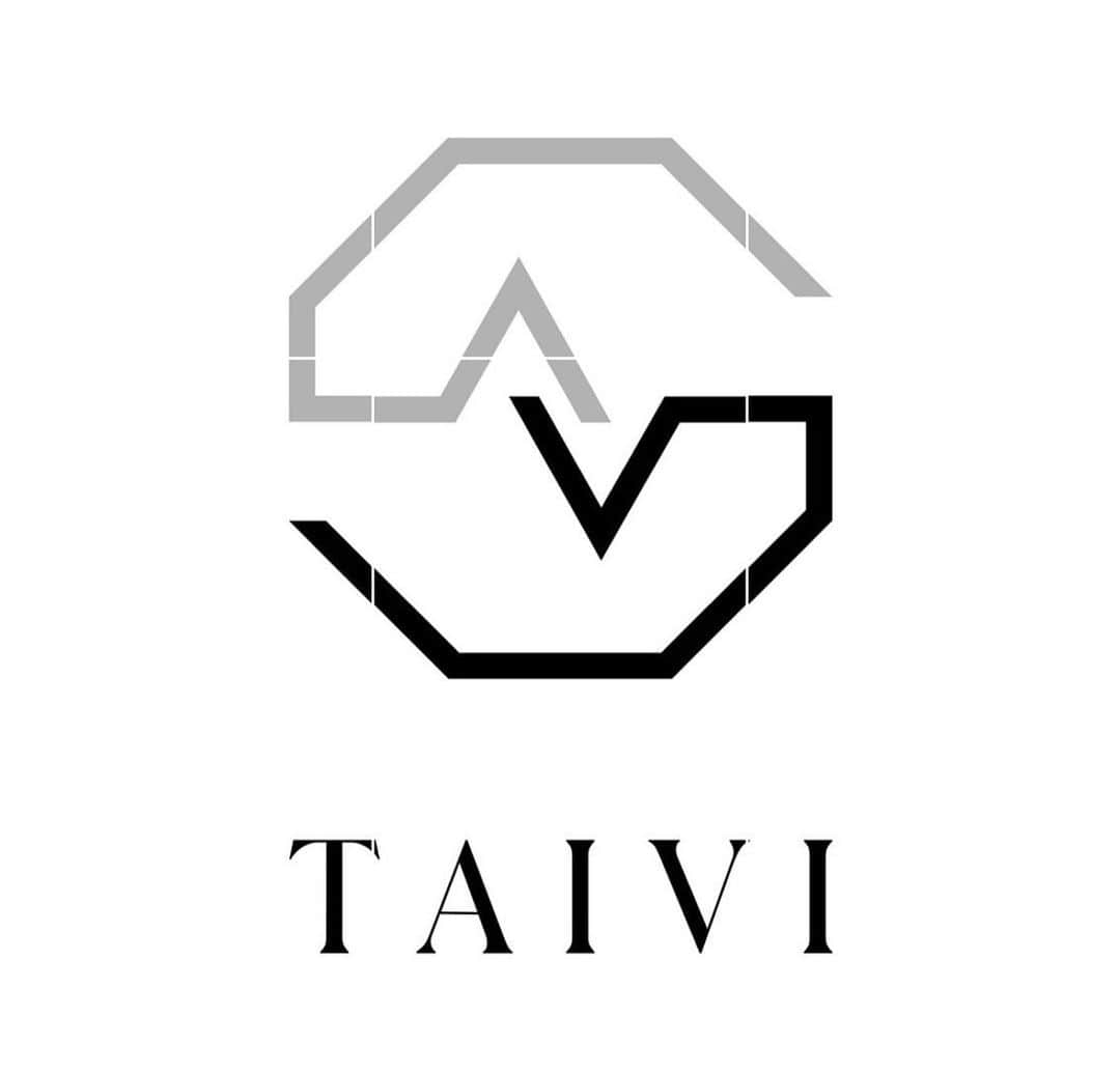 のインスタグラム：「[お知らせ]  10月17日オープンのパーソナルジム「TAIVI」で、トレーナーとしても活動させていただくことになりました！ 今まではヨガ、ピラティスがメインでしたがまた新たな挑戦をしてみます 今まで通り他の活動も並行して頑張っていきます！ 今月残りわずかですが10月21日.25日.26日.27日います🤓  ジム詳細 代官山駅、恵比寿駅から徒歩5分の場所にある会員制パーソナルトレーニングジム！ カフェスペースもあり、デトックス、美肌・アンチエイジング、疲労回復・代謝促進、完全バランス栄養をサポートする4種類のスムージーやソイ・ホエイプロテインドリンクも販売しています。 カフェのみのご利用も可能です。 @taivi_gym   〜TAIVIとは〜  「自分と向き合い、体をより美しく」 すっと麗しい立ち姿、しなやかで洗練された動き体の美しさを目覚めさせて生命力あふれる毎日をサポートするパーソナルジムTAIVI(タイビィ)。  骨格や筋肉の配列、バランスを意味するアライメント。 これがくずれた状態のままでトレーニングを行っても、 美しく機能的な体は手に入りません。  TAIVI では、アラ イメントをニュートラルポジションに整える独自メソッドを採用。 姿勢改善と機能改善により、以下のさまざまな恩恵をもたらします。  1 ボディラインがすっきり、動作も美しく。 2 代謝が上がってダイエットの効率がアップ。 3 無駄な力が入らなくなり疲れにくい体質に。 4 筋肉の出力が高まりパフォーマンスが向上。 5 ケガの予防や痛みの緩和にアプローチ。  上記のようなお悩みがある方は、是非TAIVIにお越し下さい！  詳しくはHPをご覧下さい！ http://taivi.jp  #taivi  #代官山 #パーソナルトレーニングジム #ニュートラルボディ #美ボディ #姿勢改善」
