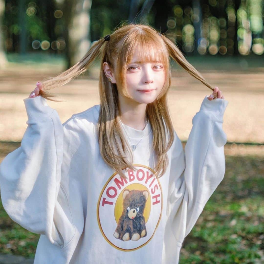 眠岸ぷりんのインスタグラム：「かみのけかわいくなったよ〜✌️  カクテルトリートメント キャビアトリートメント カラー エクステ70ぽん  あんじゅさんにしてもらいました(՞. ̫ .՞) 地毛育てようねって言ってくれてうれしかったー！地毛、育てる(՞. ̫ .՞)エクステもツルツルですごい(՞. ̫ .՞)おすすめ(՞. ̫ .՞)」