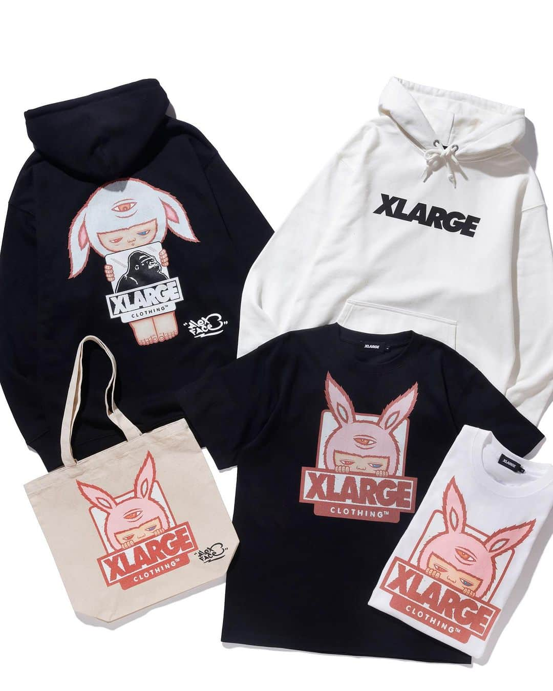 エクストララージのインスタグラム：「10.27.fri XLARGE×ALEX FACE  歴史と伝統を有する独立国タイのグラフィティアーティスト、「ALEX FACE(アレックス・フェイス)」。 ウサギの耳をつけた三つ目を持つ少女「Mardi(マルディ)」をモチーフに、都市生活者の思考を喚起するためにストリートで活動を続けている。  XLARGEは、ALEX FACEとコラボレーションし、カプセルコレクションを発表する。 今回のコラボレーションの為に描き下ろしたアートピースを落とし込んだ、Tシャツ、フードスウェット、トートバッグがラインナップ。 calif SHIBUYAにて、10月26日(木)先行発売、オンラインストア「calif」「ZOZOTOWN」にて、10月27日(金)12:00より発売開始。  - XLARGE×ALEXFACE S/S TEE - XLARGE×ALEXFACE HOODIE - XLARGE×ALEXFACE TOTE BAG  また、今コラボレーションを記念し、「calif SHIBUYA」にて、10月27日(金)~11月6日(月)の期間、ALEX FACEの展示会「BOUNDLESS BEING by ALEX FACE」を開催するとともに、10月26日(木)18:00~アーティスト在廊オープニングパーティーにて、新作アート作品の発表を中心にアーティスト本人が来日し、限定フィギュアやコラボレーションアパレルなどを先行発売、コラボレーションアイテムをご購入いただいた先着50名様へ限定ステッカーをプレゼント。  BOUNDLESS BEING by ALEX FACE 期間 2023年10月27日(金)~11月6日(月) 11:00-21:00(最終日のみ18:00) 入場料 無料 場所 calif SHIBUYA 住所 〒150-0042東京都渋谷区宇田川町15-1 渋谷PARCO5F 電話 03-6712-7167  オープニングレセプション 日時 10月26日(木) 18:00-20:00  サイン会 日時 2023年10月27日(金) 17:00-19:00 10月26日(木)~10月27日(金)に本会場にて商品お買い上げの方先着50名にサイン会を実施。 ご購入いただいたお客様へイベント参加券をお会計時にお渡しいたします。 イベントに参加される際は必ず「イベント参加券」をお持ちいただくようお願いいたします。  ALEX FACE タイで有名な影響力のあるグラフィティアーティストであるALEX FACEは、都市生活者の思考を喚起するためにストリートで活動をしている。 バンコクのキングモンクトゥット工科大学で建築を学び、美術応用芸術学部で学士号を取得。 ALEX FACEは、建築に興味を持ち、バンコクの通りや路地裏で廃墟となった建物を探し歩き、最終的にストリートアートを開発するためのキャンバスとして使用。 2009年に娘のマルディが産まれたことをきっかけに、彼の作品の中に彼女が生きていく世界の到来を憂い、彼女をイメージしたキャラクターを登場させ、大きな注目を浴びるようになった。時には目を閉じて登場し、通りすがりの人に辛辣な表情を見せ、弱気な心を映し出す。 一見するとかわいらしく見えるが、常に世界の将来を心配している。  詳細は、プロフィールリンクをクリック。 #xlarge #xlargejp #エクストララージ #alexface #アレックスフェイス」