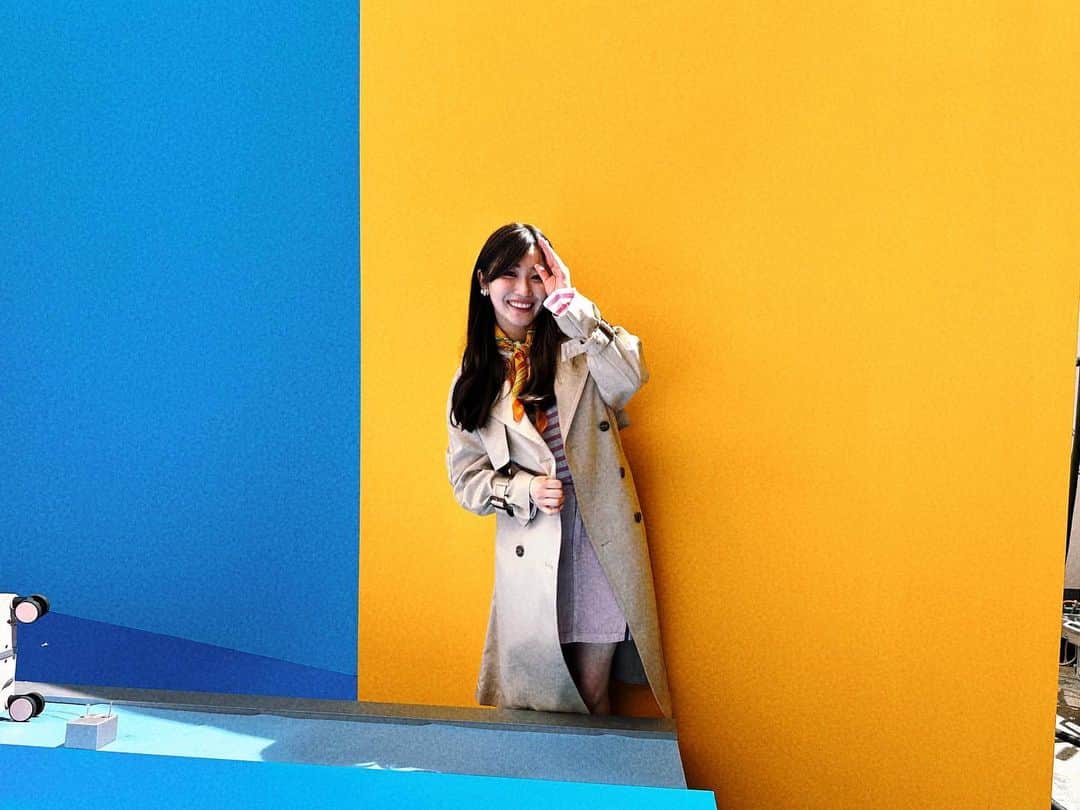 のインスタグラム：「2ndアルバムのジャケット写真が公開されました‼︎ テーマは旅〜✈️☁️  #脈打つ感情 #sarina8gram」