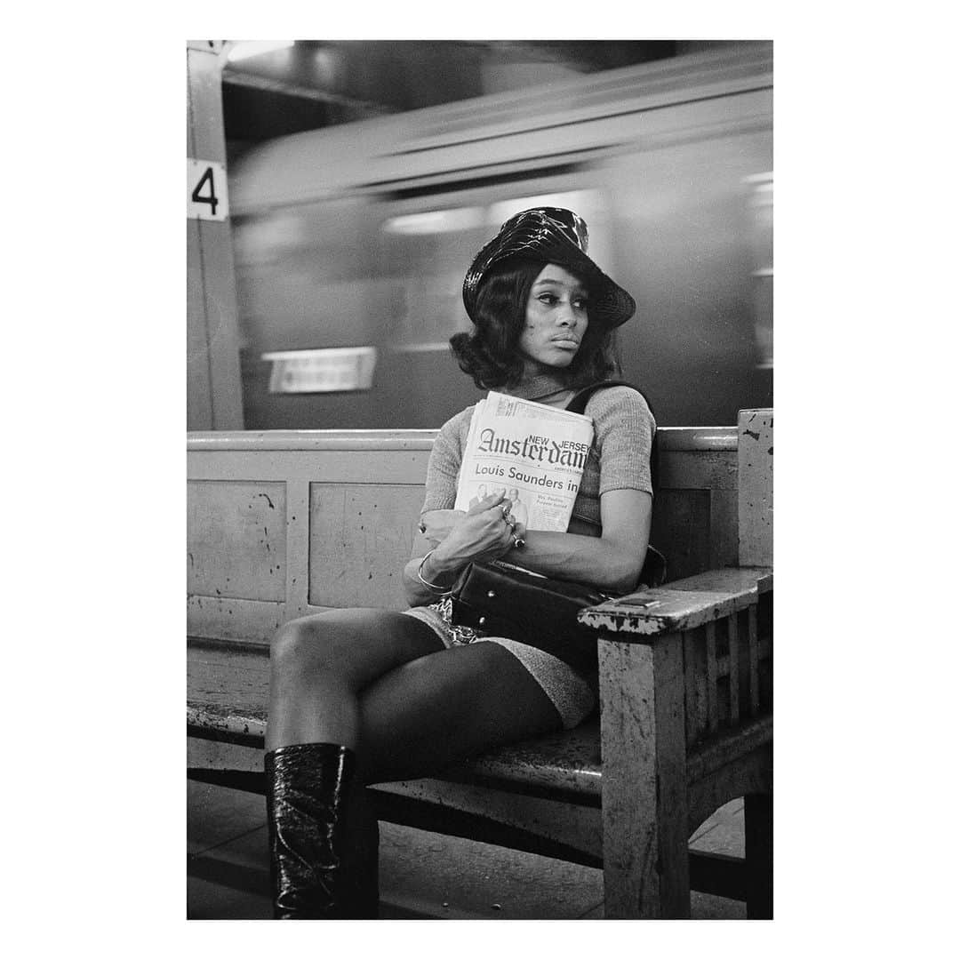 Magnum Photosのインスタグラム：「Through the absence of color, we are presented with bold and interpretive depictions of light in its purest artistic form ⚫️⚪️⁠ ⁠ In 1965, as a power outage shrouded New York City in darkness, @fondationreneburri took to the streets: “[he] followed the events for almost a night. Of course without flash. It is the sparsely available light that acts as a sculptor here. And René Burri watches him at work.” ⁠ ⁠ @thomashoepker’s 1956 image of a boy playing in front of a wall is a striking contemplation on contrast and perspective, taken on one of Hoepker’s many trips to Italy as a student in the 1950s.⁠ ⁠ In a photograph by @evearnoldphotographer, a weary Marilyn Monroe sits illuminated by casino lights in Reno, Nevada, as her husband, Arthur Miller, fades into the shadows behind, creating the impression of great distance between the two. ⁠ ⁠ 🔗  There are less than three days left to shop the Square Print Sale in partnership with @worldpressphoto. View the collection at the link in the @magnumphotos bio.⁠ ⁠ Magnum Photos and World Press Photo will be donating a portion of the profits from the sale to the International Committee of the Red Cross (ICRC).⁠ ⁠ PHOTOS (left to right):⁠ ⁠ (1) New York City, USA. 1971. © Ernest Cole / Magnum Photos⁠ ⁠ (2) Blackout. New York City, USA. 1965. © @fondationreneburri / Magnum Photos⁠ ⁠ (3) Boy playing in front of a wall. Naples, Italy. 1956. © @thomashoepker / Magnum Photos⁠ ⁠ (4) Marilyn Monroe on the set of The Seven Year Itch. New York, USA. 1955. © Bob Henriques / Magnum Photos⁠ ⁠ (5) New York, USA. 1999. © @elliotterwitt / Magnum Photos⁠ ⁠ (6) Dana Miller. USA. 1950. © @waynemillerphotoarchive / Magnum Photos⁠ ⁠ (7) Feeding center for people displaced by famine. Ethiopia. 1983. © Chris @steeleperkins / Magnum Photos⁠ ⁠ (8) Westerners watching across the wall while it is still low enough to see over. Berlin, Germany. 1961. © @burtglinnphoto / Magnum Photos⁠ ⁠ (9) Marilyn Monroe. Nevada, USA. 1960. © @evearnoldphotographer / Magnum Photos⁠ ⁠ (10) Thokoza, South Africa. 2016. © @lindokuhle.sobekwa / Magnum Photos」