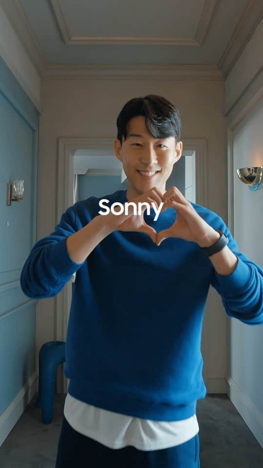 ソン・フンミンのインスタグラム：「I put on my #GalaxyWatch6 and created some easy-at-home workouts. 😄 Want to see them in action? Check out my three #HRZoneWorkout now @samsungmobile #GalaxyxSonny #JoinTheFlipSide」