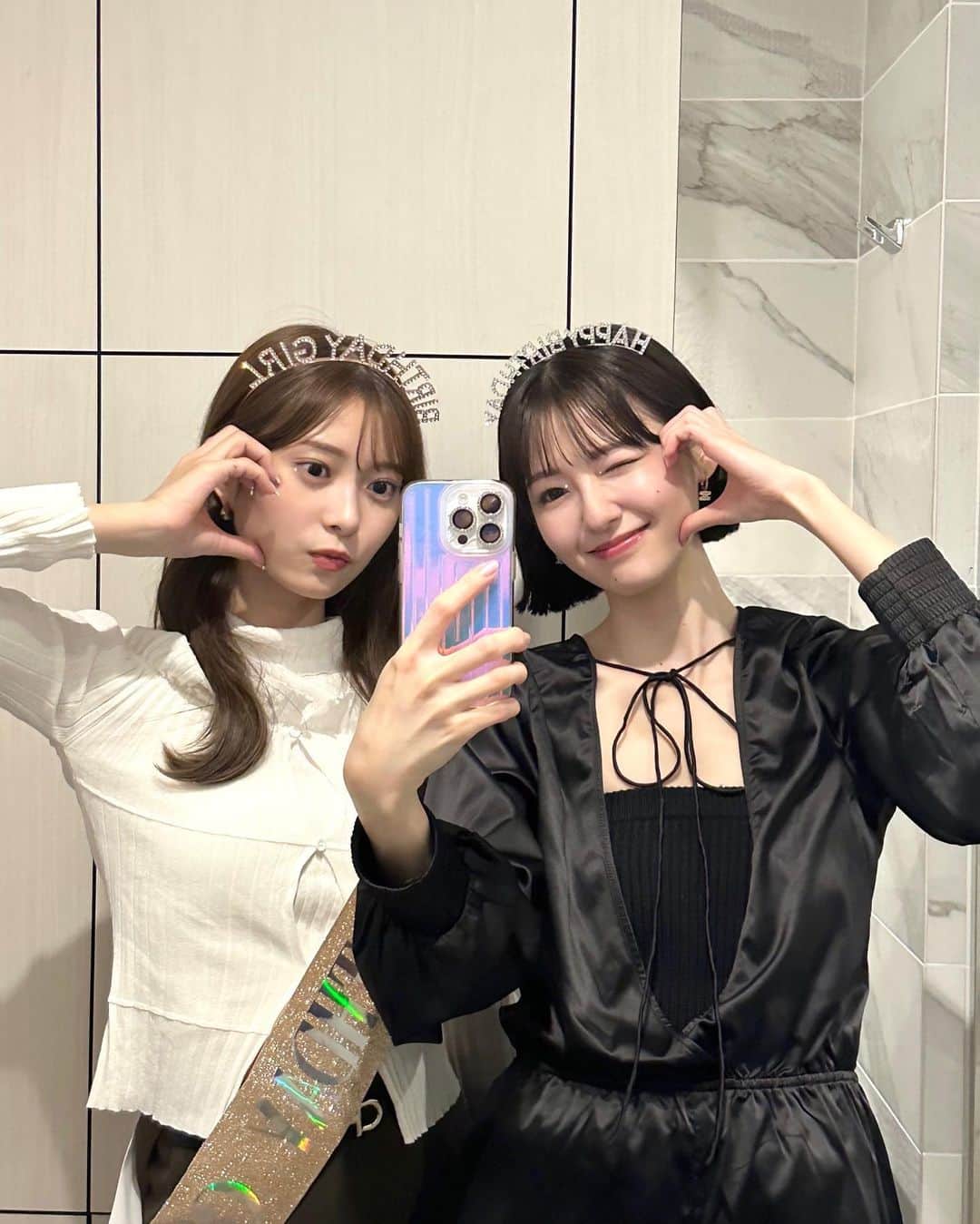 のインスタグラム：「👸🏻 ⸜❤︎⸝ 👸🏻  改めてあかりんお誕生日おめでとう 🎂✨ いつも一緒にいてくれてありがとうだよ 👯‍♀️  写真たくさんあるから載せちゃう 🤳🏻❤︎」