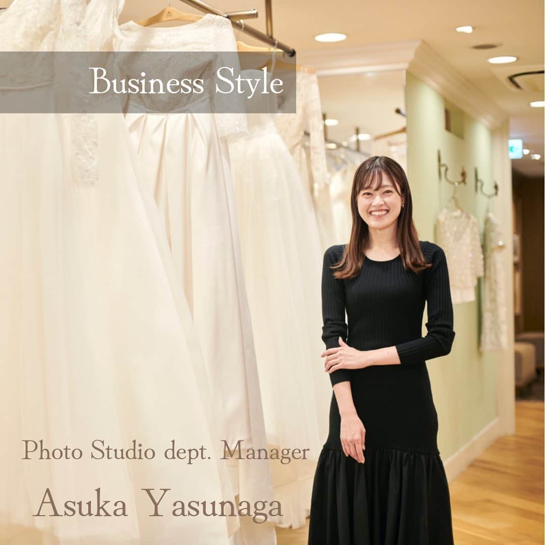 Dress the Life(ドレスザライフ) さんのインスタグラム写真 - (Dress the Life(ドレスザライフ) Instagram)「Dress the Lifeメンバーをご紹介✨  2016年新卒入社のお二人です😌  -Asuka Yasunaga- ドレスコーディネーター→ショップマネージャー→マーケティングを経験後、今期からフォトスタジオ事業部のMGRへ就任。これからの未来を担う新規事業を任され、活躍のフィールドがどんどん広がっています✨  -Yurina Kozono- ドレスコーディネーター→チーフコーディネーターを経験後、ショップマネージャーへ。現在はマネージャーとして2店舗目、大型店舗のマネージャーとして活躍中。 常にメンバーへの愛が溢れ、チームを楽しく、力強くリードしてくれる存在です😌  お2人のインタビュー記事はプロフィールTOPのリクルートサイトからご覧頂けます📖  #dressthelife  #社員紹介 #パーティースタイル  #ブラックドレス  #働く姿 #ワンピースドレス  #同期コンビ」10月20日 20時23分 - dressthelife