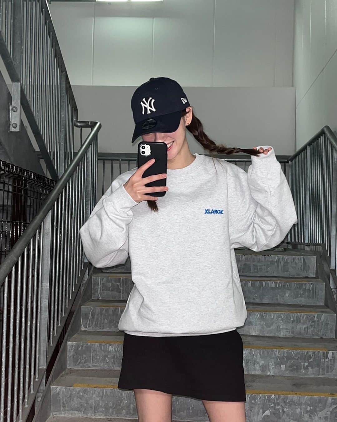 橘二葉のインスタグラム：「スウェット一枚でおでかけ出来るの嬉しい~🩶  sweat @xlargejp   #xlarge_snap #xlarge #fashion #code #ootd #ootdfashion #style」