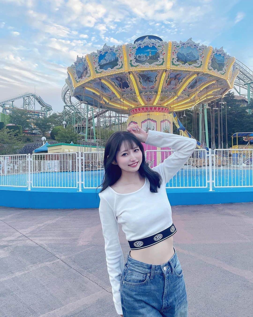 結城明日翔のインスタグラム：「🎢🎡🎠  大人になってから行っても ひらパー楽しかった✊🏻ˎˊ˗  #ひらかたパーク #ひらパー #遊園地 #🎠🎡🎢」