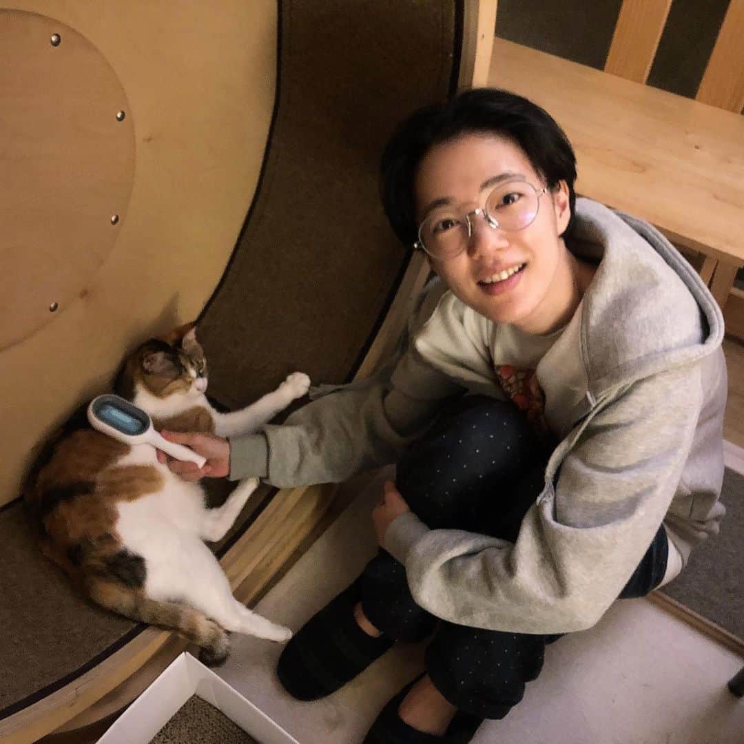 ソン・スヒョンのインスタグラム：「땅이와 행복한 시간🌱」
