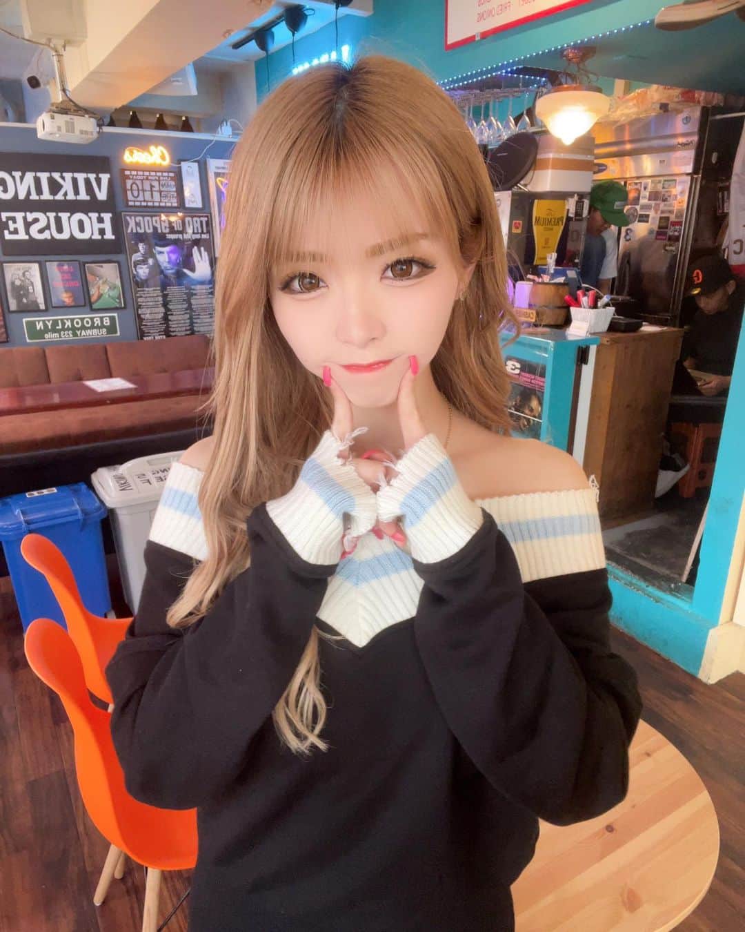 古川結菜のインスタグラム：「久々ギャルっぽいの⁇💗💗 最近寒くなってきてうれしいｯ🥺💗  #egg #ぎゃる」