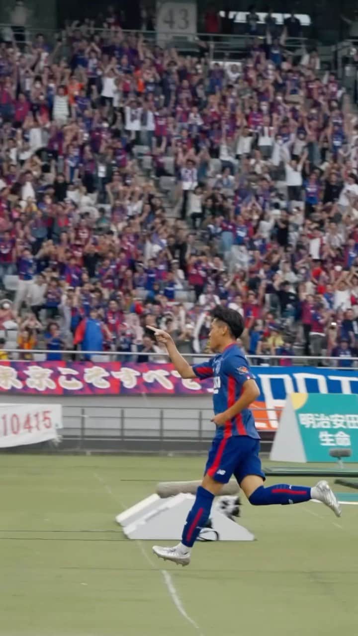 FC東京オフィシャルグッズのインスタグラム：「🔵🔴 #reel #reels #リール   明日いよいよJ1再開!! アウェイゲームでも、ともに勝利の喜びを🔵🔴  @fctokyoofficial  #FC東京 #fctokyo #tokyo」