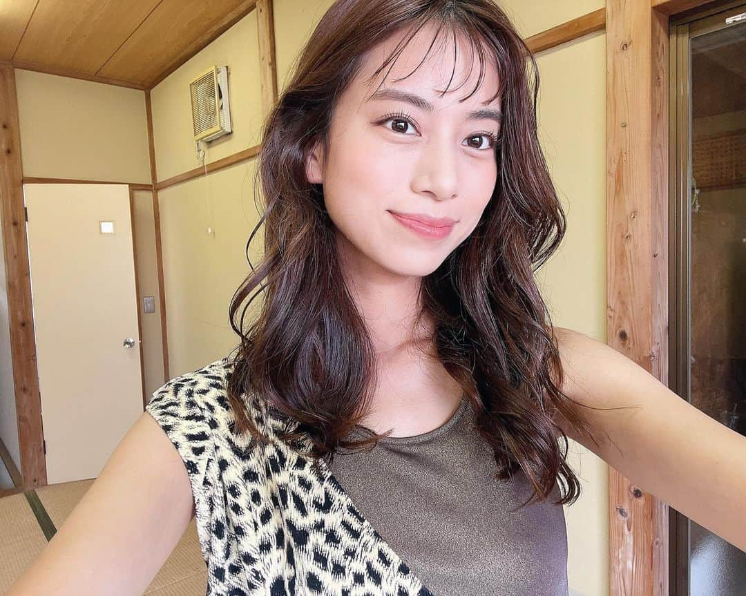 佐分利眞由奈さんのインスタグラム写真 - (佐分利眞由奈Instagram)「テレビ 朝日『イワクラと吉住の番組』 ありがとうございました🪨🪓  インパルス板倉さんの脚本ドラマ「自己肯定感が高すぎる人」に出演させていただきました📺舞台はまさかの旧石器時代…！  とても楽しい撮影でした🪵🌳 TVerでも配信されていますので是非〜！！  #イワクラ吉住  #イワクラと吉住の番組」10月20日 20時53分 - mayuna_saburi