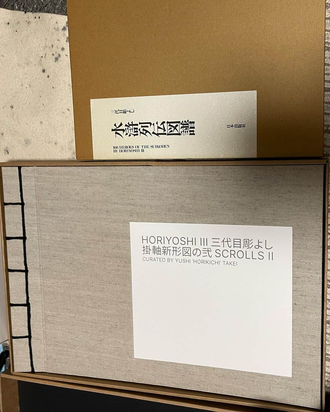 中野義仁さんのインスタグラム写真 - (中野義仁Instagram)「@kintaro_publishing ‼️sama‼️  thank you 🥃🥃🙏🙏🙏🙏🙏🇯🇵🇯🇵🇯🇵🇯🇵🇯🇵today i  good from your gifuto today ‼️ very happy day today 🙏 thank you again to  thank you🙏🙏🙏  https://kintaro-publishing.com/pages/contact  Hello there! Thank you for reaching out. While we do check our messages here from time to time, we highly recommend contacting us through our website's contact form for a more prompt response. For any inquiries specifically related to our printing service, please visit https://kintaro-publishing.com/pages/printing. We appreciate your understanding and look forward to assisting you further! Best regards, Kintaro Publishing  参代目彫よし、新形掛軸その2、出版しました。 内容は掛け軸、約40本分くらい。」10月20日 20時54分 - horiyoshi_3