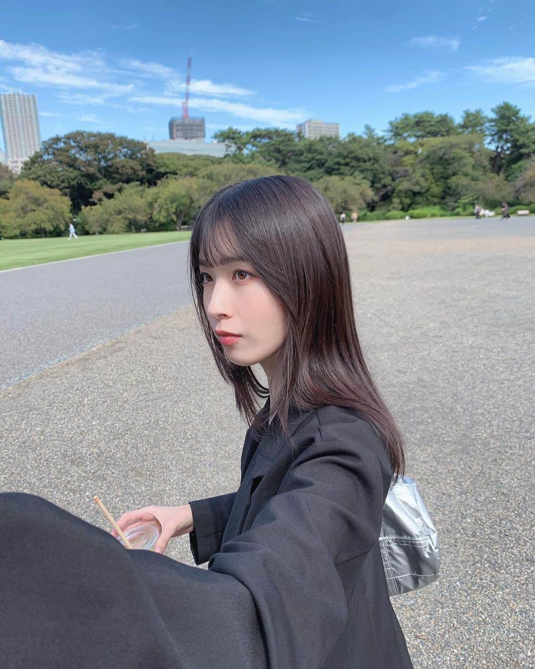 うちだゆうほのインスタグラム：「仕事前にお散歩🌳  髪伸びたな〜」