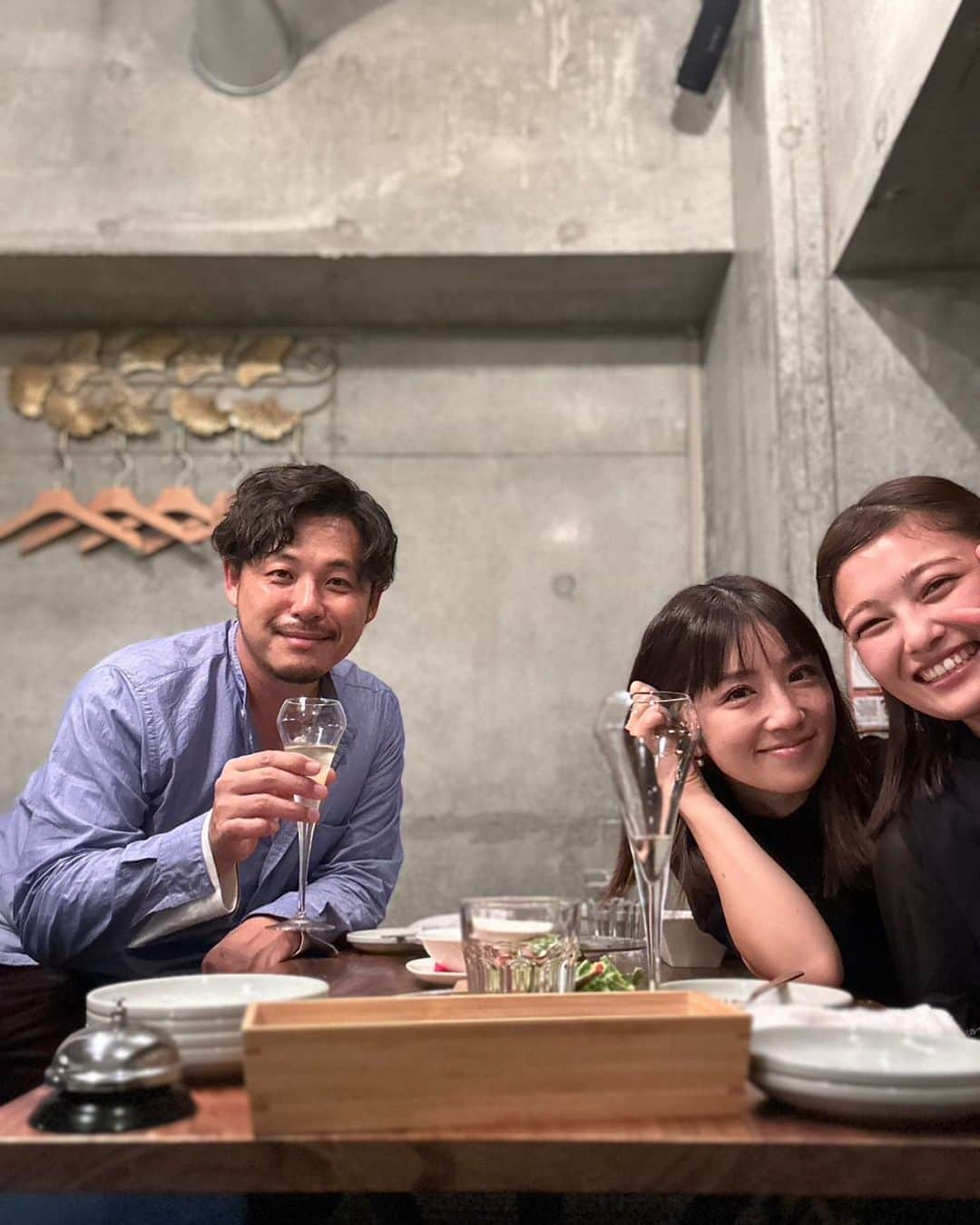 井上咲楽のインスタグラム：「平子さん、コリンさんと女子会🥹🌸  いつも、だいじょ〜ぶ〜？🥹と心配してくれるコリンさん、ピャンピャンしているふたりをフフフと眺めて女子トークに参加してくださる平子さん  いつまででも話したいな〜って名残惜しい気持ちで帰りました」