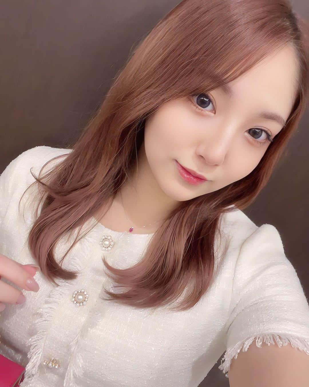 寒河江春紀のインスタグラム：「‪ꔛ‬♡‪ 出勤しておる！ 昨日完全に飲みすぎました😇 でもほぼ復活したぞー！あとは迎え酒したら完璧だ！w  #バルセロナグループ #ピーアンドジェー #札幌 #すすきの #ススキノ #キャバクラ #キャバ嬢 #キャバクラ嬢 #ニュークラブ #ニュークラ #ニュークラ嬢 #キャバ #ラウンジ #ラウンジ嬢 #ガールズバー #ホステス #すすきのキャバクラ #すすきのキャバ嬢 #すすきのグルメ #札幌旅行 #美人 #美女 #可愛い #可愛い女の子 #銀座 #六本木 #北新地 #錦 #中洲 #オタク」