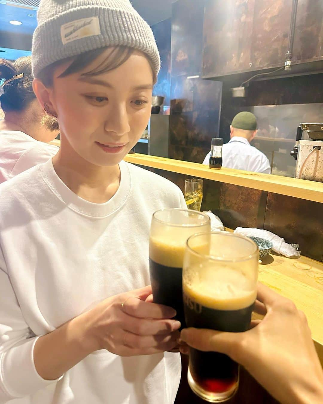 山本雪乃さんのインスタグラム写真 - (山本雪乃Instagram)「🦀 ２つ前の投稿のデジャブ🍺 たぶんビールがいちばん好きです！  今日はテニスして、早い時間から親友と🍺 今夜はその友の３歳の息子の隣で寝ます☺️ 幸せな金曜日です！  おやすみなさい😙」10月20日 21時14分 - yukino_yamamoto5