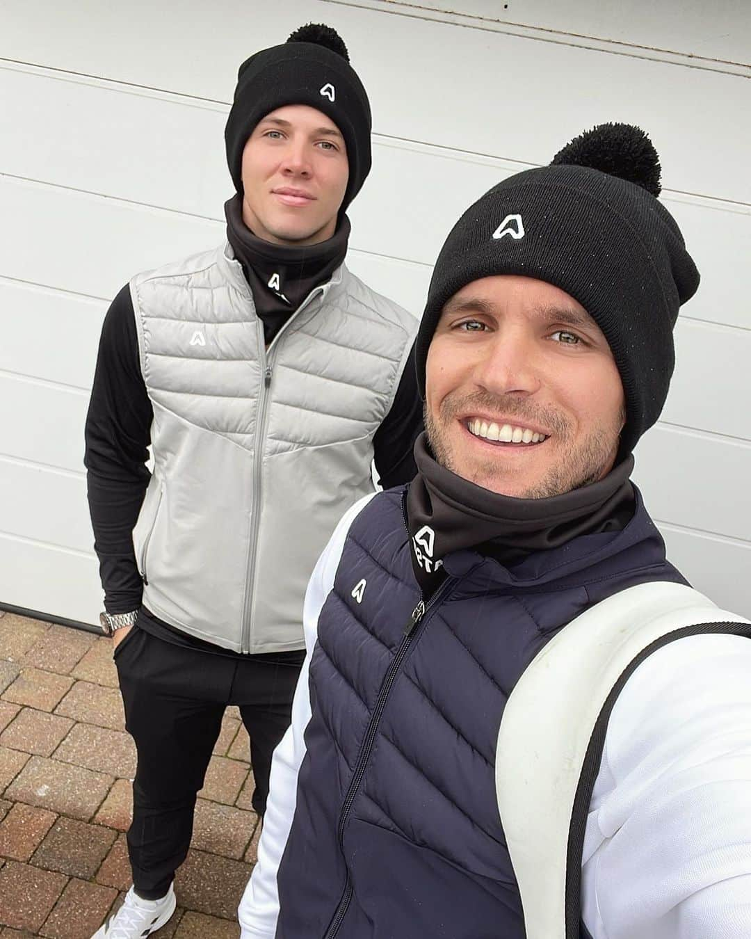 GazGShoreのインスタグラム：「Amazing shoot yesterday for @atsg.golf Winter collection 🥶😍🔥 @masoncolepage 👌🏻 makes winter golf a little more bearable and least look good whilst freezing 😂」