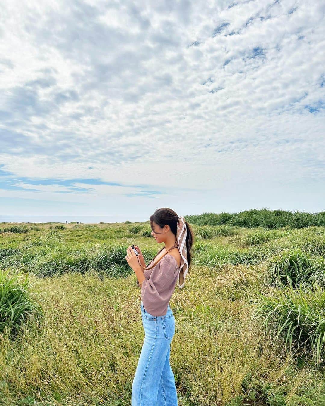 MIHOのインスタグラム：「AM、ロケハン 秋の空って綺麗で好き🌾」