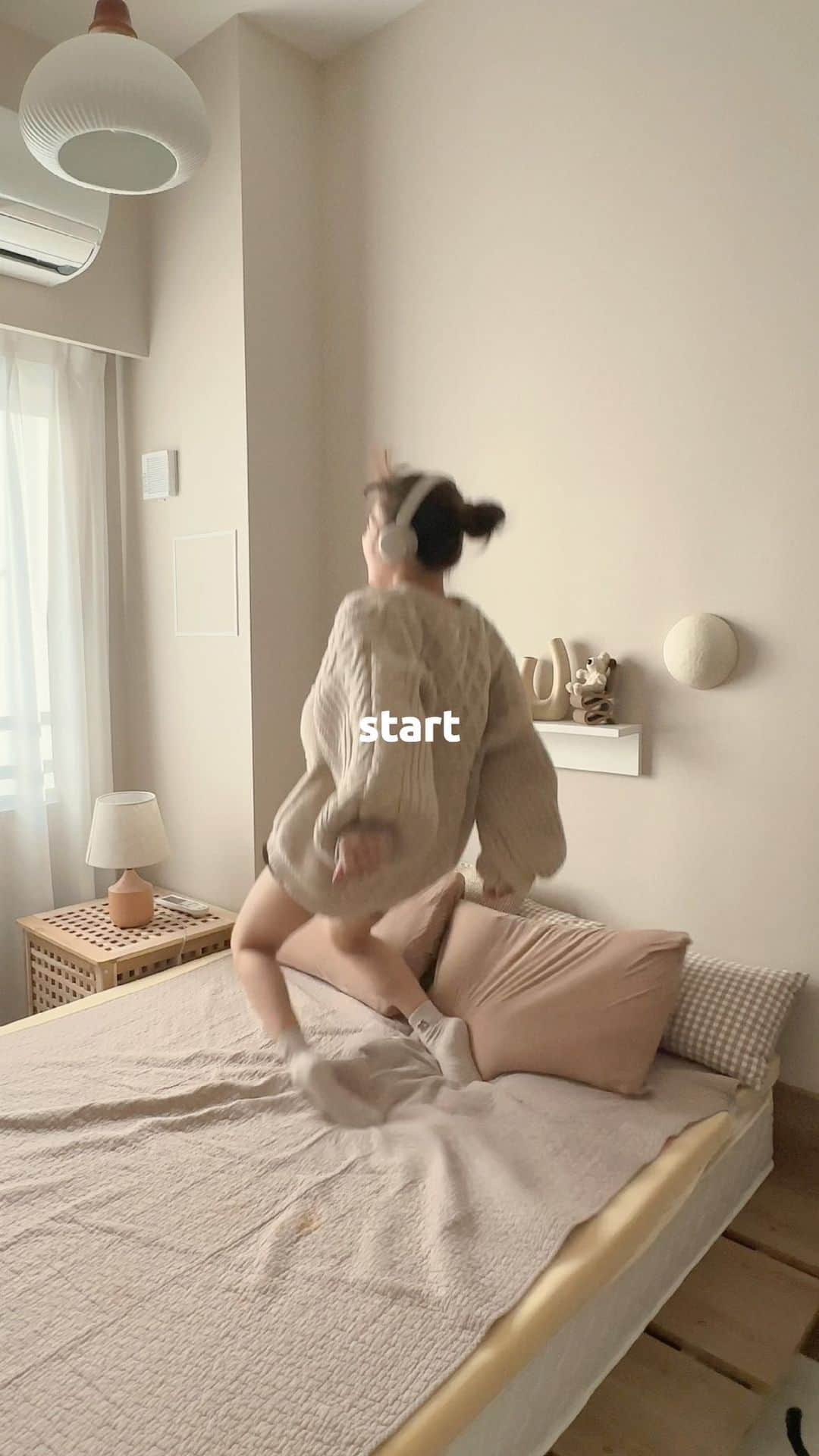 のインスタグラム：「. 最近見てくれる方が多くて 嬉しいからTikTok毎日投稿してる🤭  お洋服はぜんぶ @moitytto_ です！」