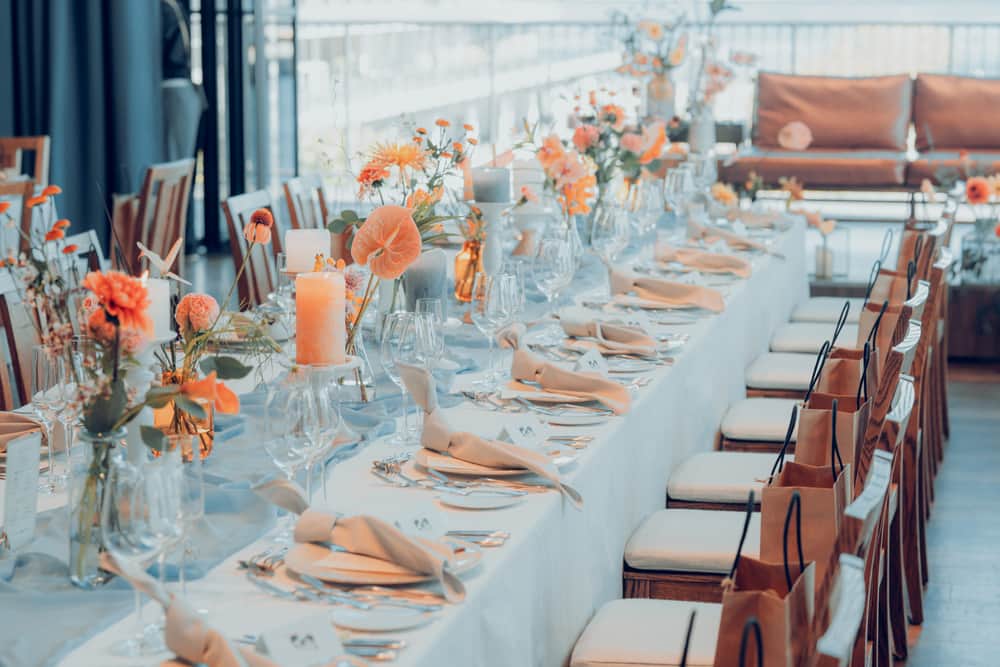 TAKE and GIVE NEEDS(T&G公式) さんのインスタグラム写真 - (TAKE and GIVE NEEDS(T&G公式) Instagram)「オレンジの花材が映えるパーティーテーブル。おふたりが座るソファも同じお花で統一感がありながら、花瓶や小物ひとつひとつがアクセントとなっている、お洒落な空間コーディネート。  #tg花嫁 #wedding #ウェディング #結婚式 #結婚式場 #ウェディングフォト #housewedding #ハウスウェディング #weddingdress #ウェディングドレス #プレ花嫁 #卒花 #baysidegeihinkanveranda」10月21日 19時30分 - takeandgiveneeds_official