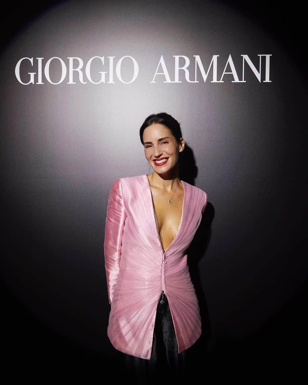 ガラ・ゴンザレスのインスタグラム：「A night in good company to dine and dance with @giorgioarmani at their new flagship boutique in Madrid」