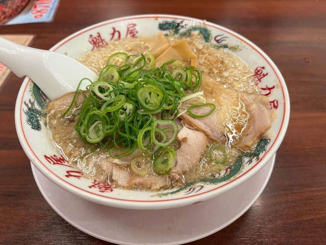 あこのインスタグラム：「魁力屋🍜 めちゃくちゃ前のやけどまた久しぶりに行きたいな〜！ #魁力屋 #ラーメン #餃子 #唐揚げ定食 #唐揚げ」