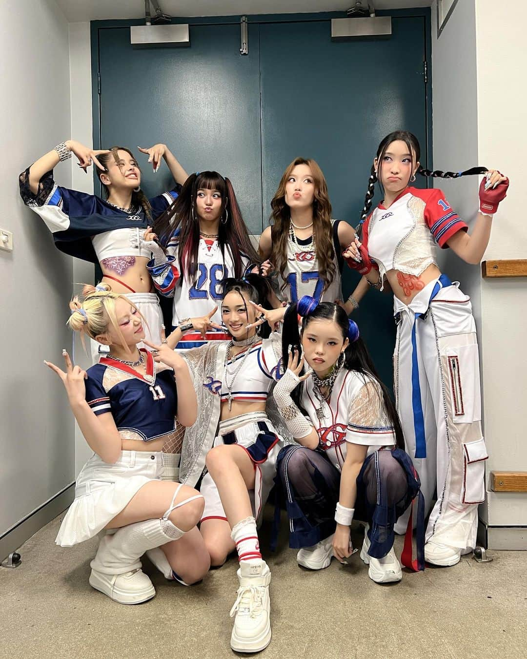 XGさんのインスタグラム写真 - (XGInstagram)「We were so grateful to be able to perform in Sydney for the very first time!!🇦🇺🌟 Thank you SXSW for having us🥺🎶 Today was truly an incredible night❤️👽👀 #SXSW #XG」10月20日 21時39分 - xgofficial