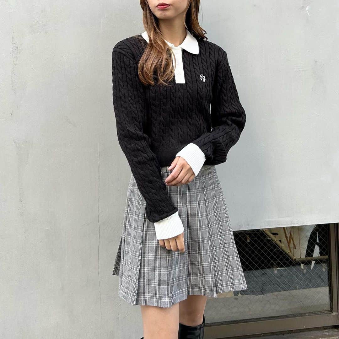INGNI STOREさんのインスタグラム写真 - (INGNI STOREInstagram)「【 pre order item♡】 ⁡ ⁡ ⁡ ingnistore,zozotownにて先行予約受付中‼︎ (11月上旬発送予定) ⁡ ⁡ ■ケーブル胸刺繍配色ポロニット #1234-900271 ¥3,630 (tax in) ※現在ingnistoreでは¥3,267 (tax in) 3カラー ⁡ ⁡ ⁡ 大人気のケーブルポロニットが さらに可愛くなって新登場🫶🏻 ⁡ 配色のデザインがアクセントになって 存在感のある1枚に◎ ⁡ プリーツスカパンやデニムパンツと合わせると トレンドの韓国っぽコーデも叶います🪄 ⁡ ⁡  ┈┈┈┈┈┈┈┈┈┈┈┈┈┈┈┈┈ ┈┈┈┈┈┈ ⁡ ⁡ 〈INGNIコーデを大募集♡〉 @ingnistoreと#ingniコーデ のタグをつけて投稿していただいた方の中から、随時公式アカウントにてご紹介させていただきます‼︎ ⁡ ⁡ #INGN I#ingni #fashion #2023 #aw #오오티디 #패션#穿配不重样#秋コーデ #冬コーデ #デートコーデ #ファッション #トレンドコーデ #韓国コーデ #甘めカジュアル #カジュアルコーデ #大人カジュアル ⁡」10月20日 21時40分 - ingnistore