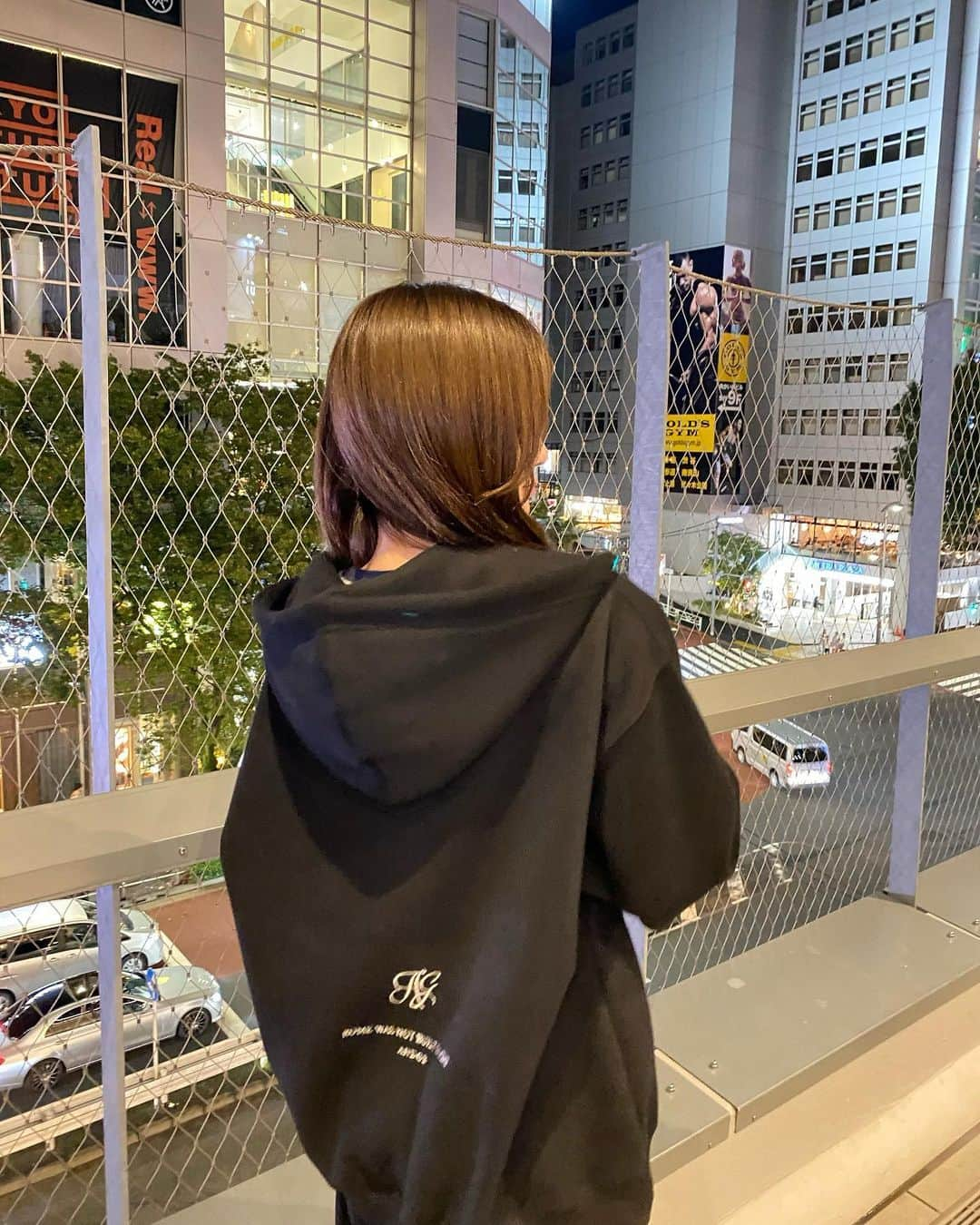 砂糖桃さんのインスタグラム写真 - (砂糖桃Instagram)「この気温の夜散歩気持ちい~🌃  @andgeebee_official  黒パーカー裏起毛で暖かい💞」10月20日 21時42分 - _peeach_