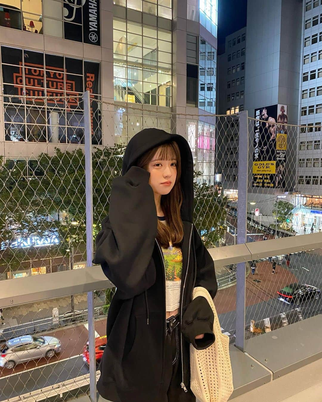 砂糖桃さんのインスタグラム写真 - (砂糖桃Instagram)「この気温の夜散歩気持ちい~🌃  @andgeebee_official  黒パーカー裏起毛で暖かい💞」10月20日 21時42分 - _peeach_