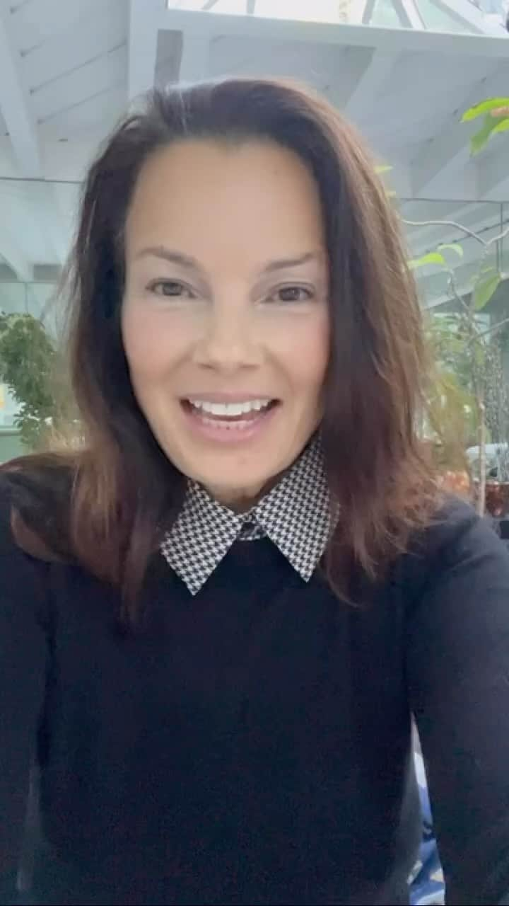 キャリー・プレストンのインスタグラム：「Thank you, @officialfrandrescher - and all of the negotiating team! I encourage you to listen to her full “Strike Straight Talk” message. #solidarity #sagaftrastrong」