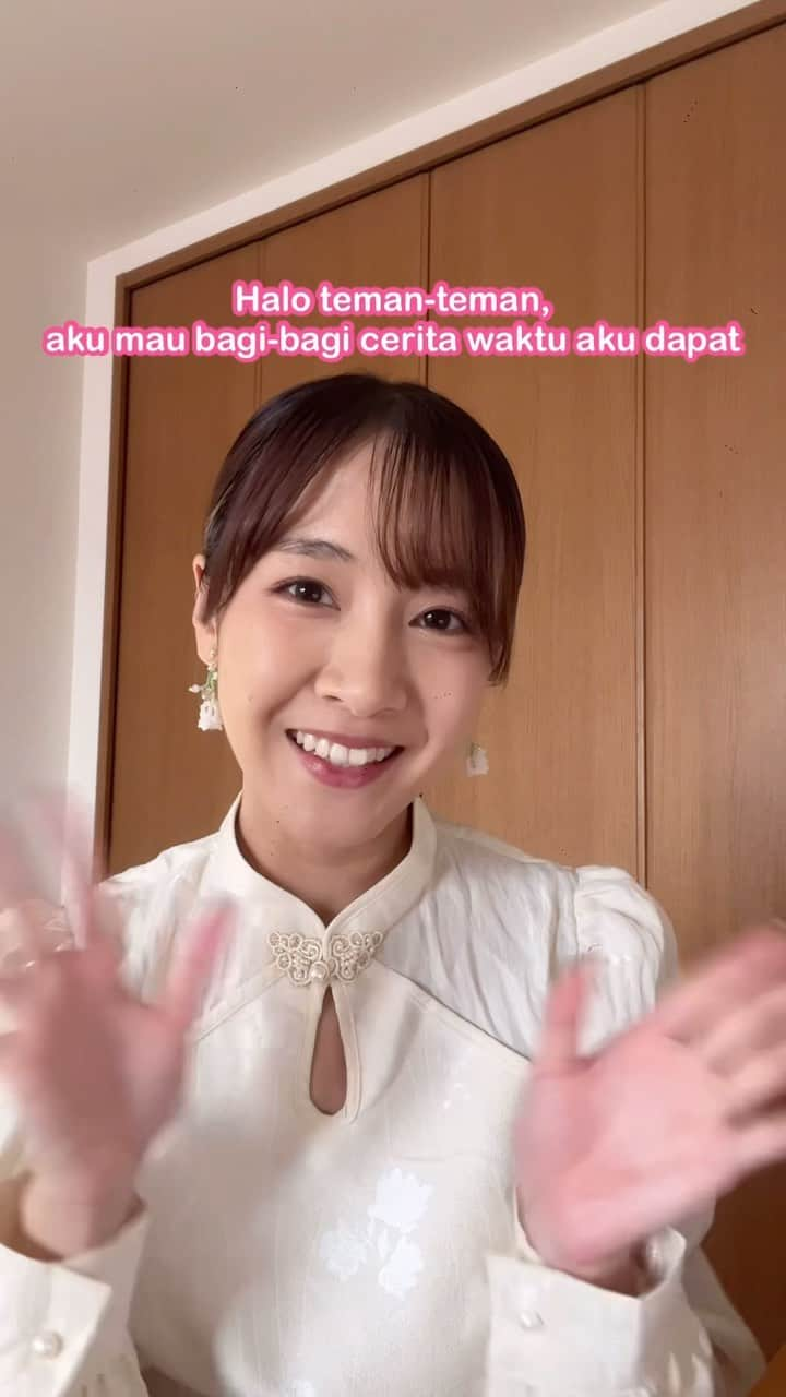 海老沢恵莉香のインスタグラム：「Kalo bahas ini aku selalu terharu karna inget perjuangan mau kuliah di luar negeri dengan beasiswa!  Persiapan aku waktu ikut beasiswa MEXT jujur gak segampang itu, apalagi ada rasa takut gagal. Tapi akhirnya aku tetep usaha dan ternyata pengalaman kuliah di Jepang bikin aku bahagia banget!   Buat kalian yang lagi kejar mimpi buat dapetin beasiswa, yuk follow @schoters! Karna di Schoters ada banyak banget informasi beasiswa yang bisa kamu dapetin secara gratis! Yuk #ShowYourDream dengan follow @schoters sekarang ya!」