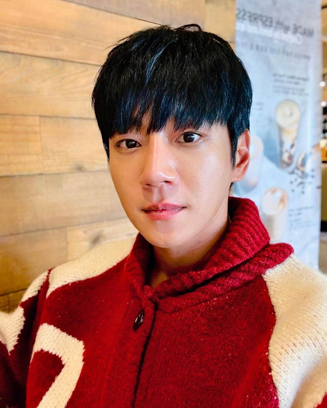 ファン・チヨルさんのインスタグラム写真 - (ファン・チヨルInstagram)「coffee time😀」10月20日 21時55分 - chiyeul7102