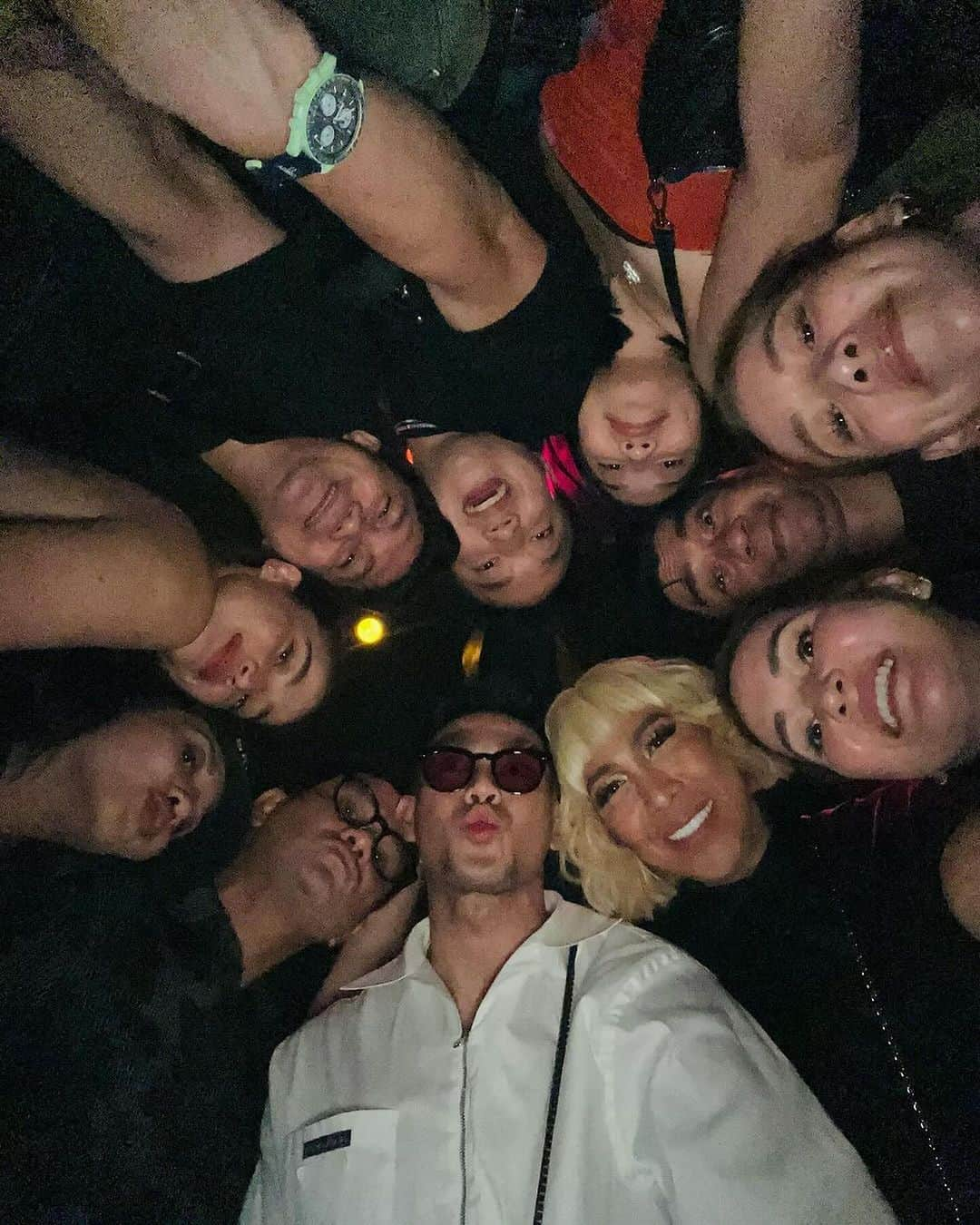 アン・カーティスさんのインスタグラム写真 - (アン・カーティスInstagram)「Made the most of this time and let loose with the showtime fam. Did nothing but eat 🍚, drink 🍸 🍷 chika, playtime, dance, and lots and lots of laughing. Love you guys! Almost time to celebrate 14 YEARS with our Madlang Peeps naman! See you guys soon! ✨🌹」10月20日 21時57分 - annecurtissmith