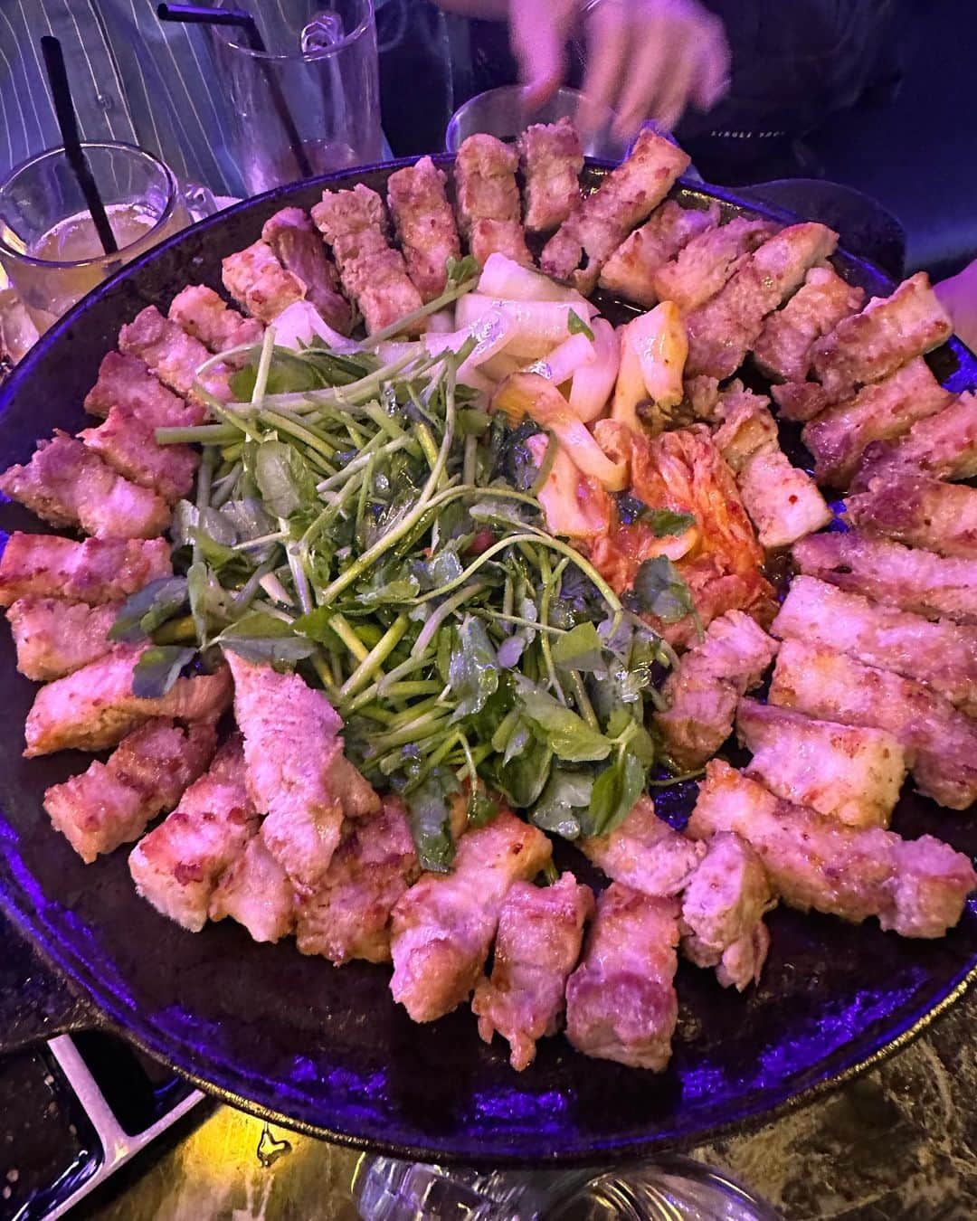 栗原友さんのインスタグラム写真 - (栗原友Instagram)「新大久保で韓国料理食べまくったよ。芹のサムギョプサルすんごく美味しくて家でもやろうと思ったわ」10月20日 21時58分 - kuri__tomo