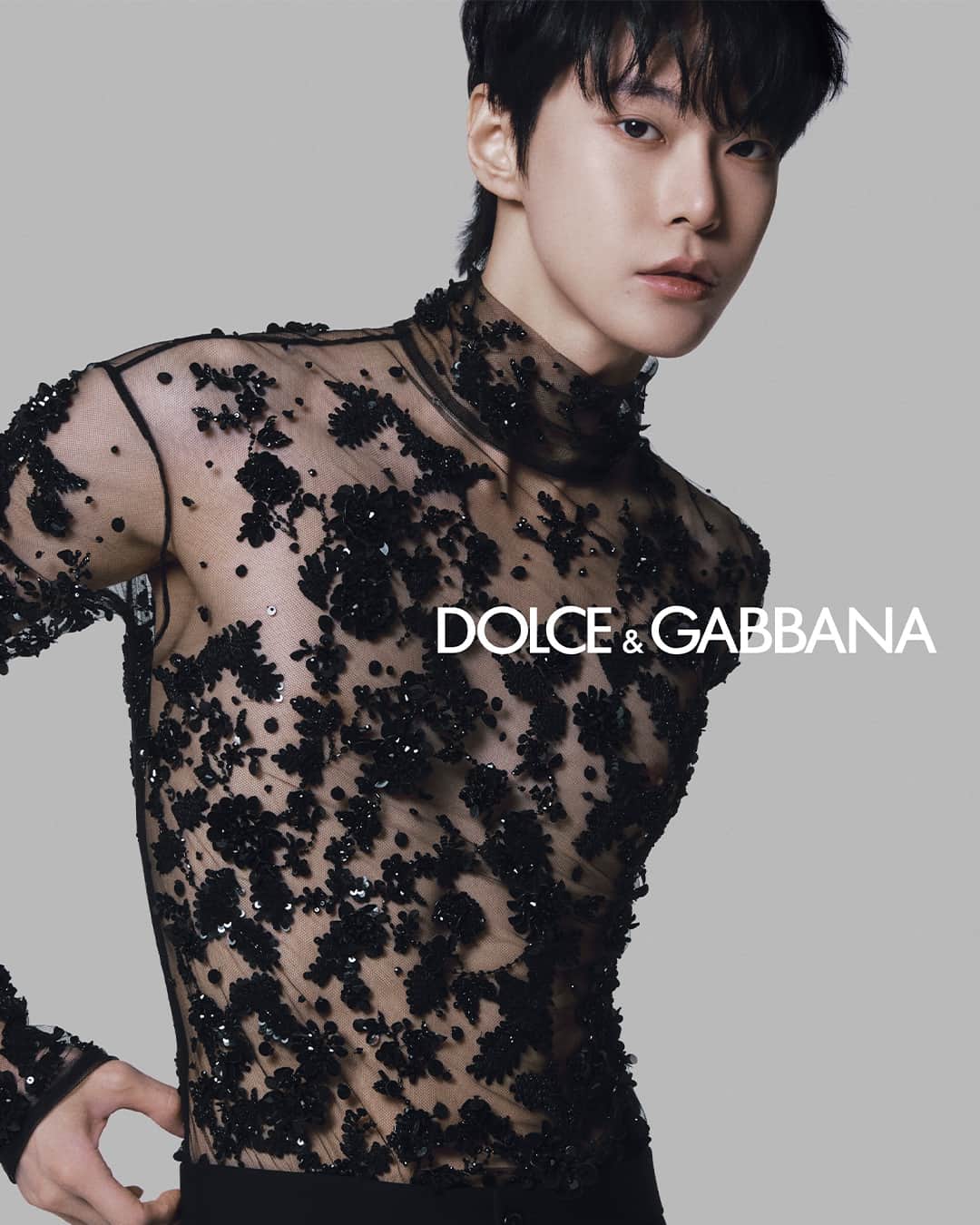 のインスタグラム：「Global Ambassador @do0_nct photographed by @parkjongha for #DGFW23. #DolceGabbana #DGxDOYOUNG  Stylist @kimvenchy Makeup @bit.boot_ase Hair @bit.boot_1shee」