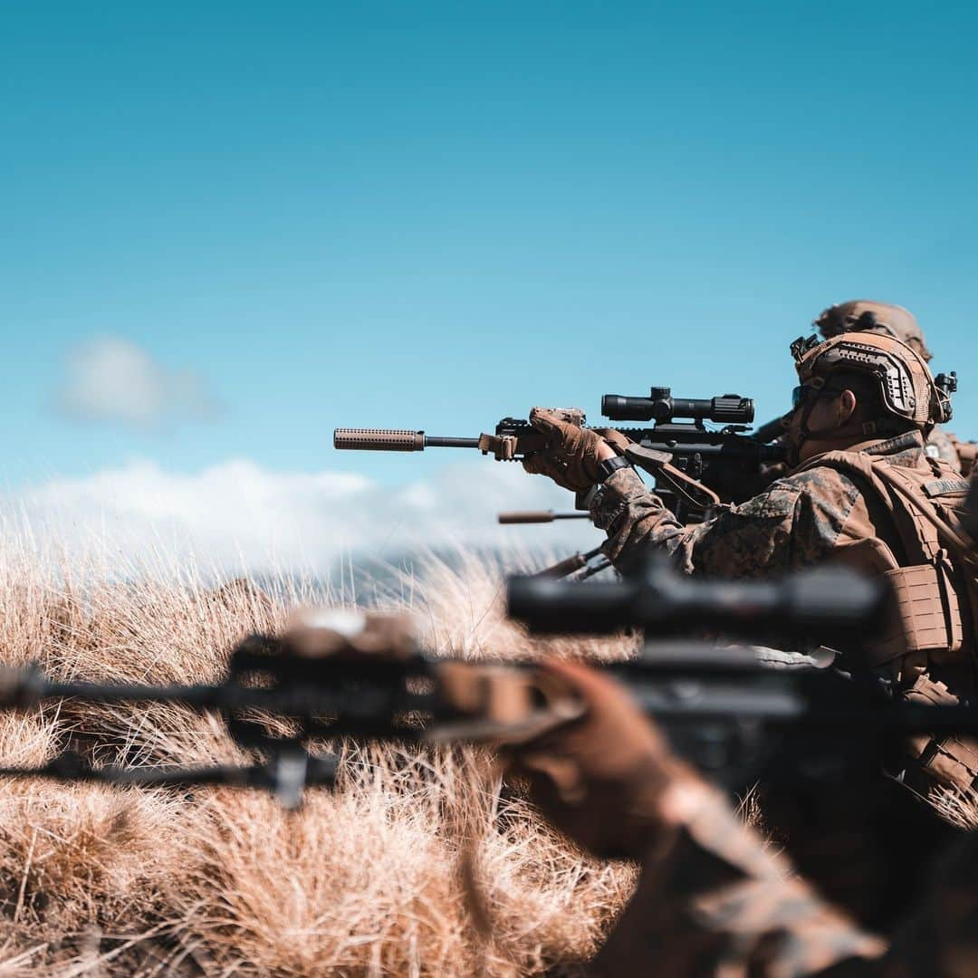 アメリカ海兵隊さんのインスタグラム写真 - (アメリカ海兵隊Instagram)「Fire and Movement   📍 Pohakuloa Training Area (Oct. 17, 2023)  #Marines with @3dmardiv conduct a platoon attack.   Prior to participating in Joint Pacific Multinational Readiness Center Exercise from Oct. 26 – Nov. 9, a company of Marines with 3d MarDiv's 3rd Littoral Combat Team is conducting the final phase of their training work-up cycle on the Big Island, HI.   📷 (U.S. Marine Corps photo by Cpl. Eric Huynh)  #USMC #SemperFi #MarineCombatArms」10月20日 22時00分 - marines