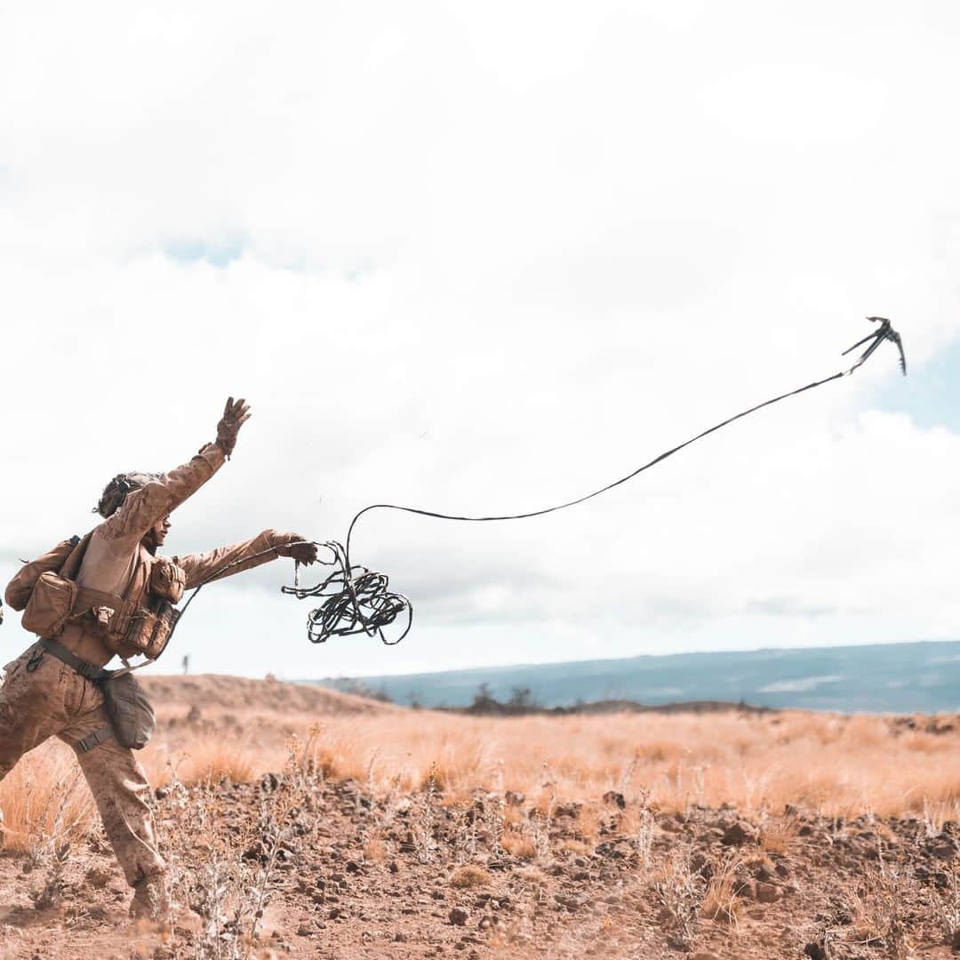 アメリカ海兵隊さんのインスタグラム写真 - (アメリカ海兵隊Instagram)「Fire and Movement   📍 Pohakuloa Training Area (Oct. 17, 2023)  #Marines with @3dmardiv conduct a platoon attack.   Prior to participating in Joint Pacific Multinational Readiness Center Exercise from Oct. 26 – Nov. 9, a company of Marines with 3d MarDiv's 3rd Littoral Combat Team is conducting the final phase of their training work-up cycle on the Big Island, HI.   📷 (U.S. Marine Corps photo by Cpl. Eric Huynh)  #USMC #SemperFi #MarineCombatArms」10月20日 22時00分 - marines