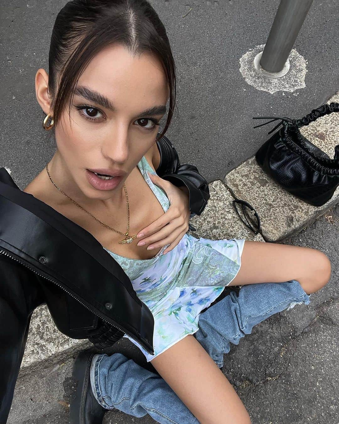 tiger Mistのインスタグラム：「PSA! 🚨 The Theo Mini Dress is back online! 🏃‍♀️」