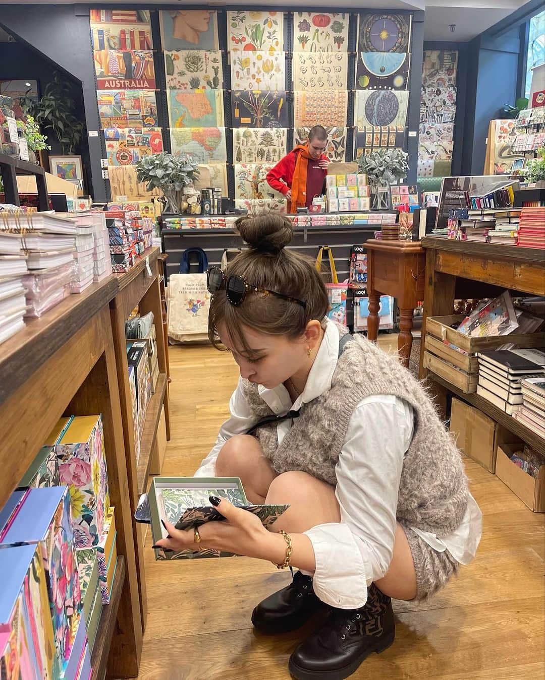 白倉あやさんのインスタグラム写真 - (白倉あやInstagram)「Melbourne,Royal arcade🇦🇺 ここの通り雑貨がいっぱいあって楽しいの〜」10月20日 22時06分 - shirakur_a