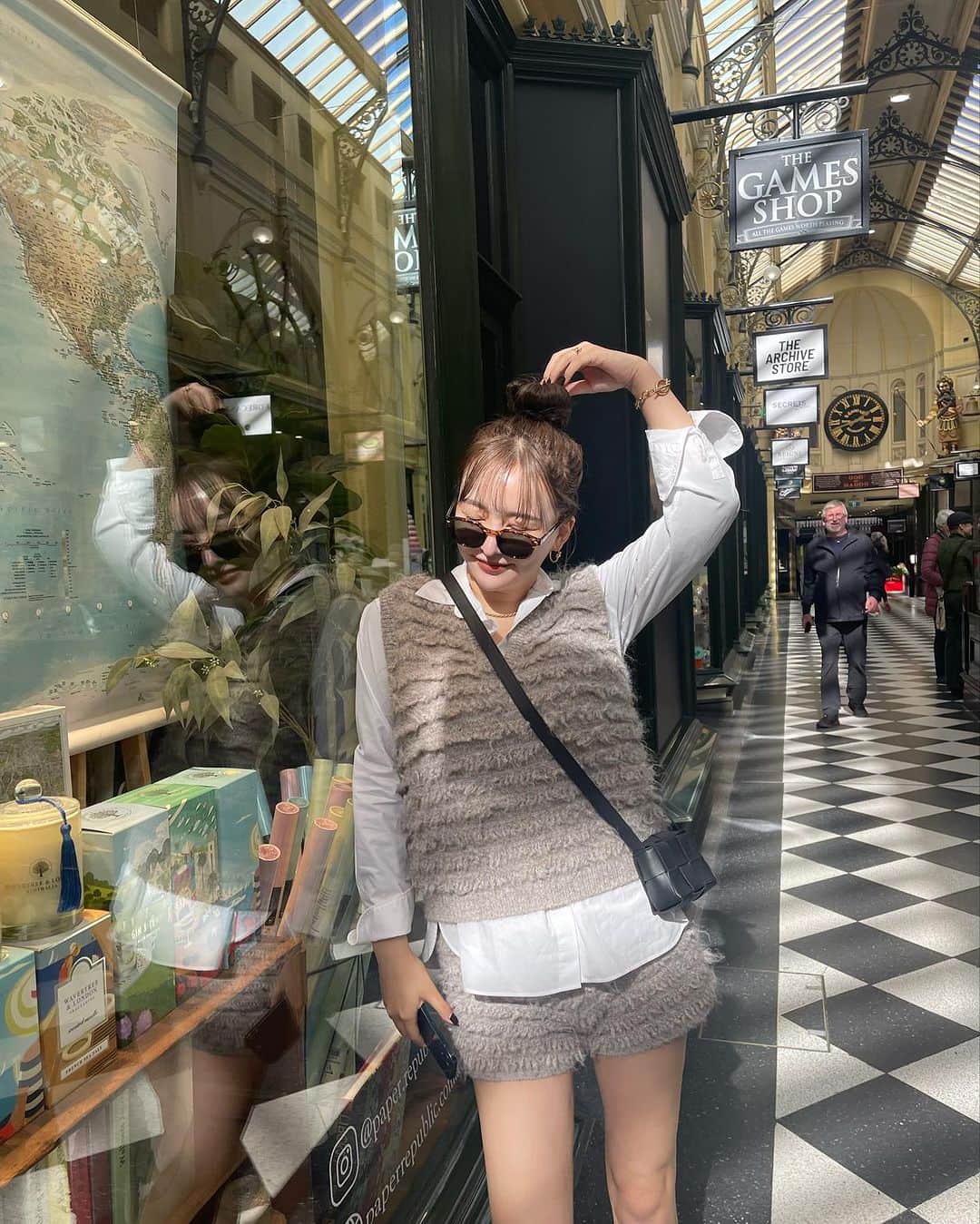 白倉あやさんのインスタグラム写真 - (白倉あやInstagram)「Melbourne,Royal arcade🇦🇺 ここの通り雑貨がいっぱいあって楽しいの〜」10月20日 22時06分 - shirakur_a