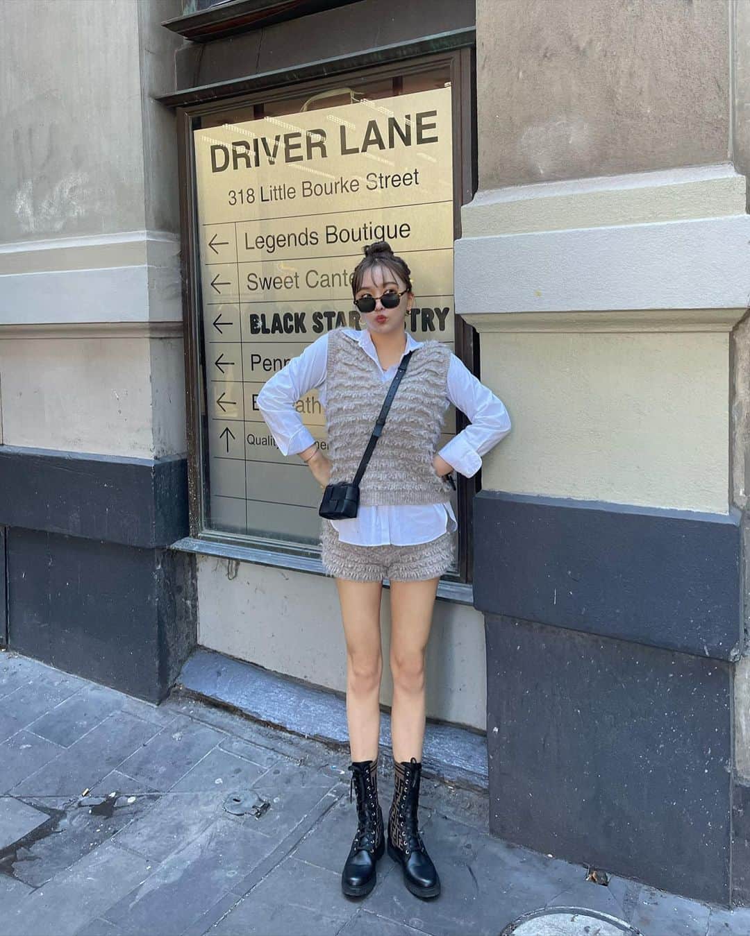 のインスタグラム：「Melbourne,Royal arcade🇦🇺 ここの通り雑貨がいっぱいあって楽しいの〜」