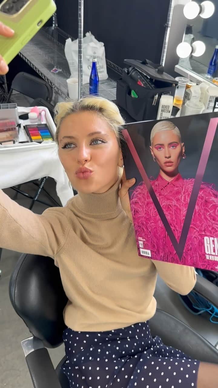 V Magazineのインスタグラム：「#BTS | Take a look at this flashback moment on set with @lirisaw during her cover shoot for our newest V144 Fall 2023 issue, holding her first V cover! Just a year prior Iris was seen amongst nine cover stars for our V137 “The New Underground” issue.  — Have you ordered a copy of our fall issue? Subscribe to V for 1 Year at the link our bio so you never miss an issue!」