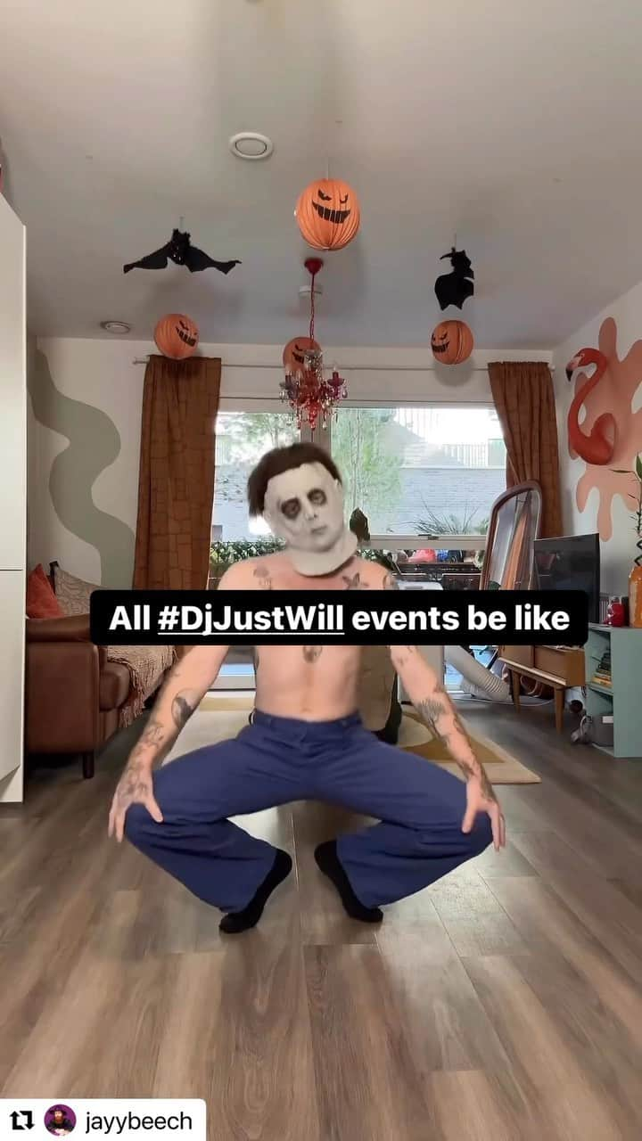 WilldaBeastのインスタグラム：「Two more weekends of Halloween events.   @dj_justwill you know what time it is 🎃」