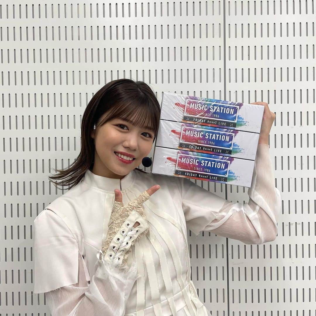 のインスタグラム：「. 本日はMUSIC STATIONさんに出演させていただきました！ カメラワークも凄くすごくこだわっていただき、MVを完全再現するような今夜限りの特別演出をしていただきました😭✨ たくさんの方に届いていると嬉しいです。  7thシングル「承認欲求」発売中です！！ 是非ぜひ、聴いてください✨  #chukegram  #櫻坂46_承認欲求 #sakurazaka46 #Mステ」