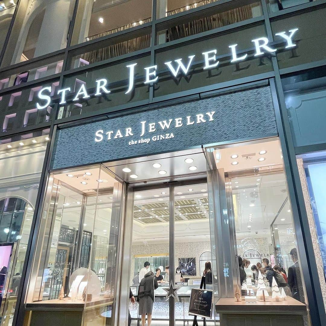 starjewelry_pressさんのインスタグラム写真 - (starjewelry_pressInstagram)「【XMAS PREVIEW PARTY】 STAR JEWELRY the shop GINZA  10/20(金)16:00〜20:00、スタージュエリー銀座店にて招待制のXMAS PREVIEW PARTYを開催！  明日からスタートするWINTER/HOLIDAY COLLECTIONに先立ち、いち早く店頭にて数量限定商品をご覧いただきました。  モデル ロンモンロウさんもご来店💍 ご来店の皆様には、和菓子作家 坂本紫穂さんが今季のコレクションテーマ"TONE OF LOVE"の世界観をイメージした和菓子"琥珀糖 Okada"をご用意。  明日からスタージュエリー全店にて発売となる数量限定＆新作ジュエリーをお楽しみに💍  #starjewelry #スタージュエリー #winter #holiday #limitedmodel #winterlimited #銀座店 #party #jewelry」10月20日 22時18分 - starjewelry_press