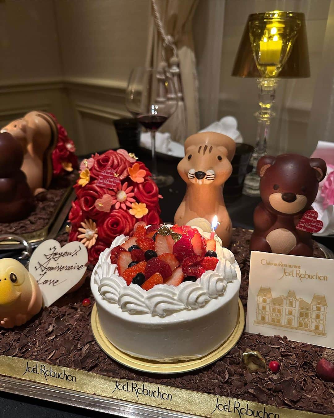 MARIさんのインスタグラム写真 - (MARIInstagram)「ケーキ可愛すぎて一生みてられる❤️🫶」10月21日 9時09分 - lovexxy0