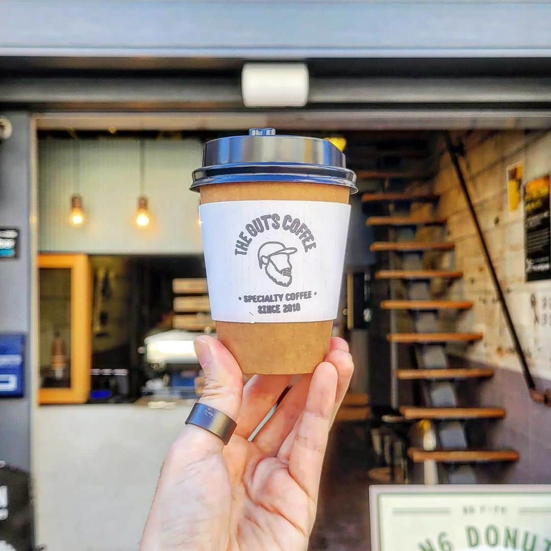 CAFE-STAGRAMMERさんのインスタグラム写真 - (CAFE-STAGRAMMERInstagram)「Please raise your hand if you want to drink coffee.  さて、コーヒーフェスティバルへ出かけましょうかね♪  #中崎町 #中崎町カフェ #梅田 #梅田カフェ #☕ #nakazakicho #umeda #thegutscoffee #cafetyo #osakacafe #カフェ #cafe #osaka #咖啡店 #咖啡廳 #咖啡 #카페 #คาเฟ่ #Kafe #coffeeaddict #カフェ部 #cafehopping #coffeelover #instacoffee #instacafe #大阪カフェ部 #sharingaworldofshops」10月21日 7時47分 - cafetyo