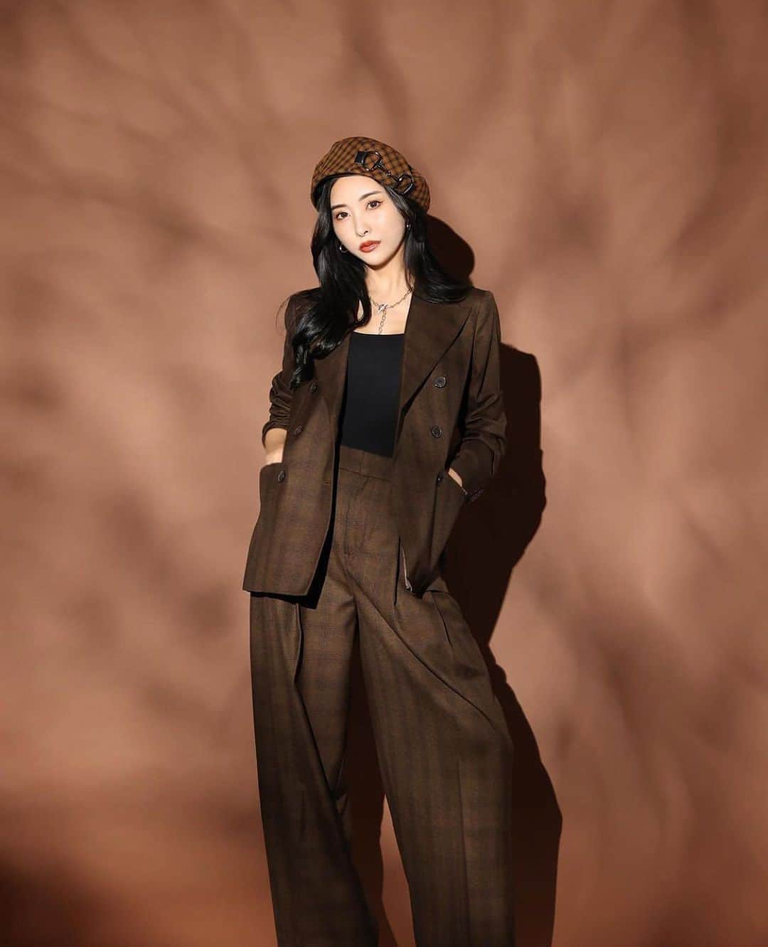 のインスタグラム：「🍂秋色🍁真琴さん📸  初登場ですが初めて感全くしないのはかなり前からインスタで繋がってたからかな？ 人気の理由わかるほど美しい方でした✨✨✨  model @makoto666_ #studioshin」